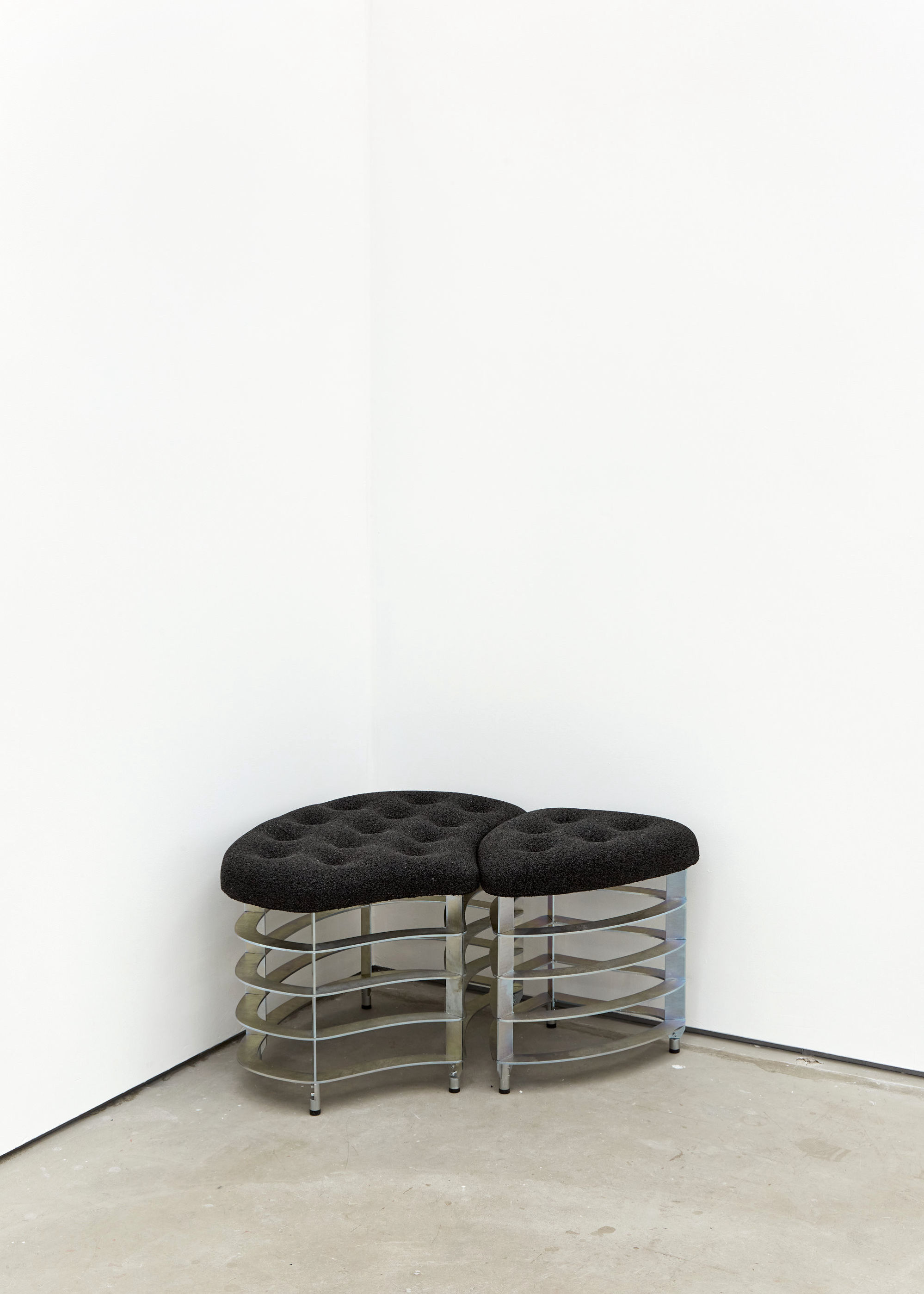 James Fuller - Split Tyre Lounger, 2021 -  Zinc coated steel, tyre chippings, reinforced plaster polymer - 01