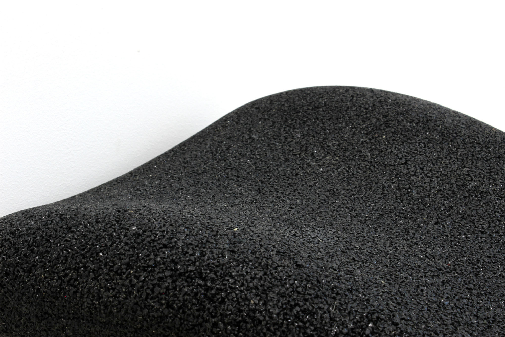 James Fuller - Wall Seat, 2020 - Tyre Chippings, Powder Coated Steel, Reinforced Plaster Polymer - 02